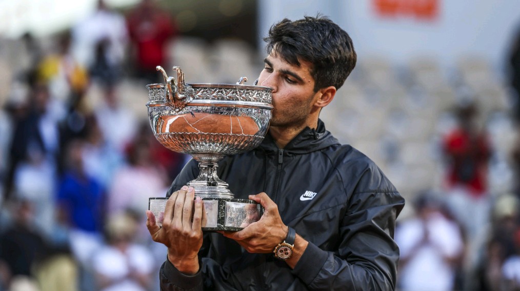 包含世界网球队强势欧洲网球队,阿尔卡拉斯送出助攻的词条 包含世界网球队强势欧洲网球队,阿尔卡拉斯送出助攻的词条