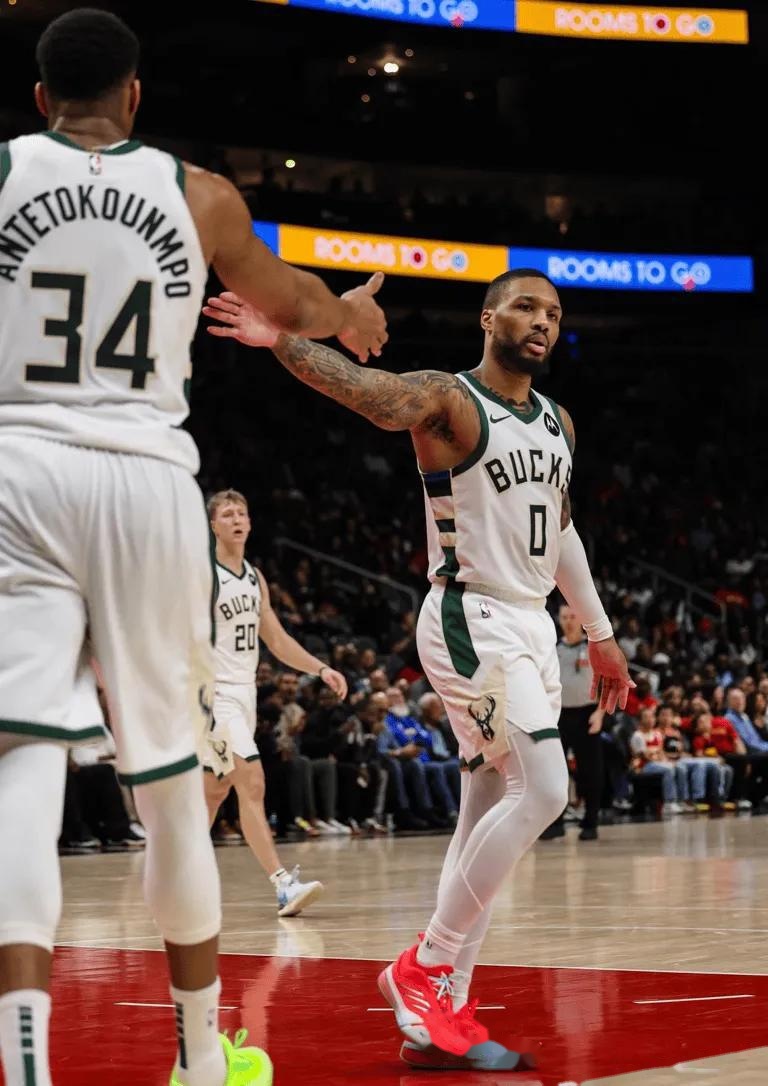 雷霆完胜意大利男篮,利拉德统治全场的简单介绍 雷霆完胜意大利男篮,利拉德统治全场的简单介绍