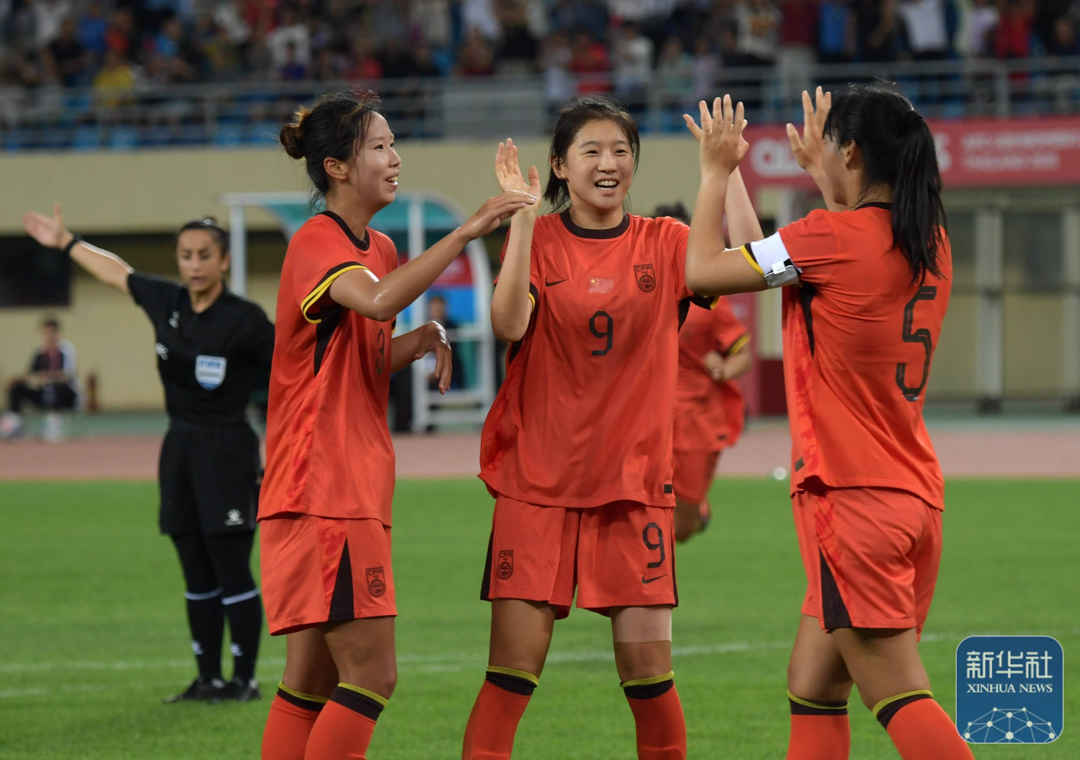 包含世界女子足球锦标赛上演激烈对抗,胜负悬念的词条 包含世界女子足球锦标赛上演激烈对抗,胜负悬念的词条