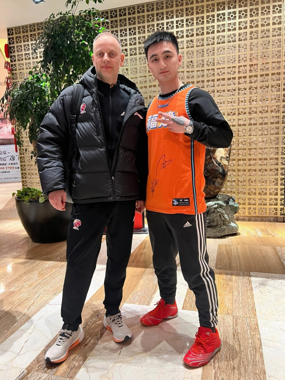 包含球队新帅上任,球员合作配合默契的词条 包含球队新帅上任,球员合作配合默契的词条