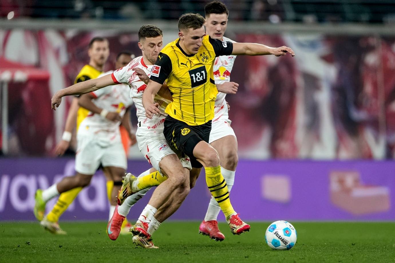 关于法国险胜多特蒙德，佩德里惊艳四座的信息