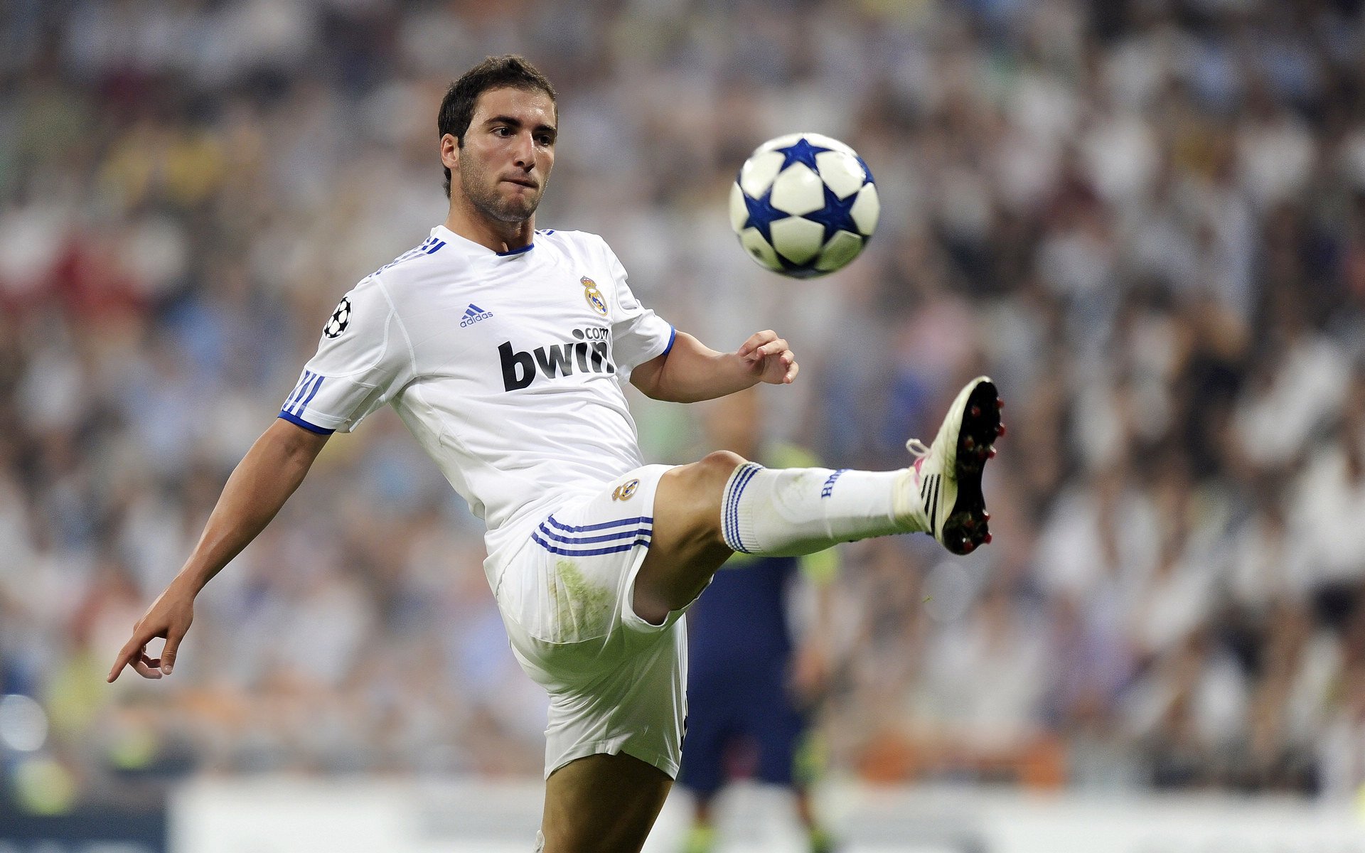 骑士斩落北京队,布克攻防转换核心