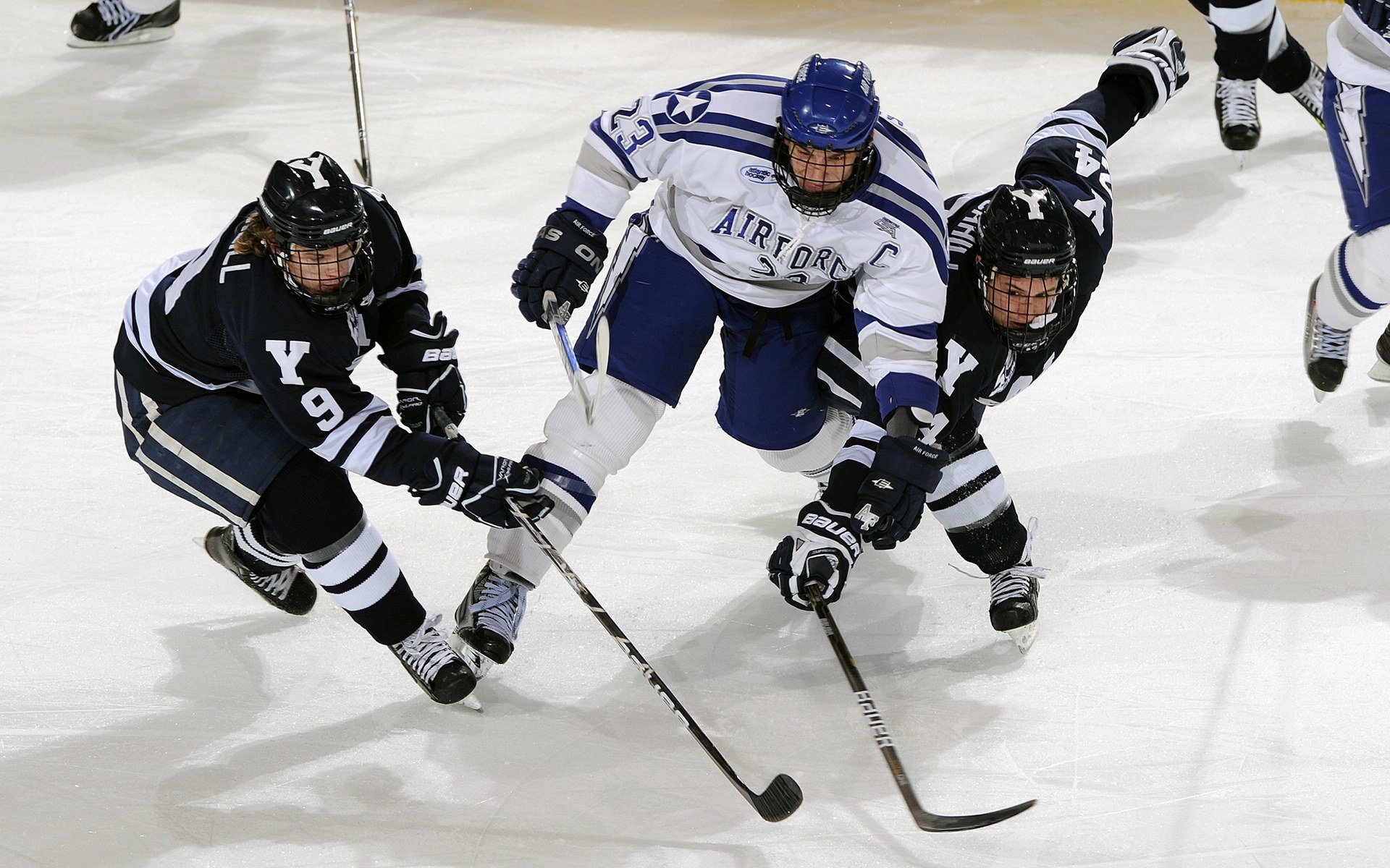 孔德点燃赛场，勒沃库森轻取皇马，一场颠覆预期的战术胜利